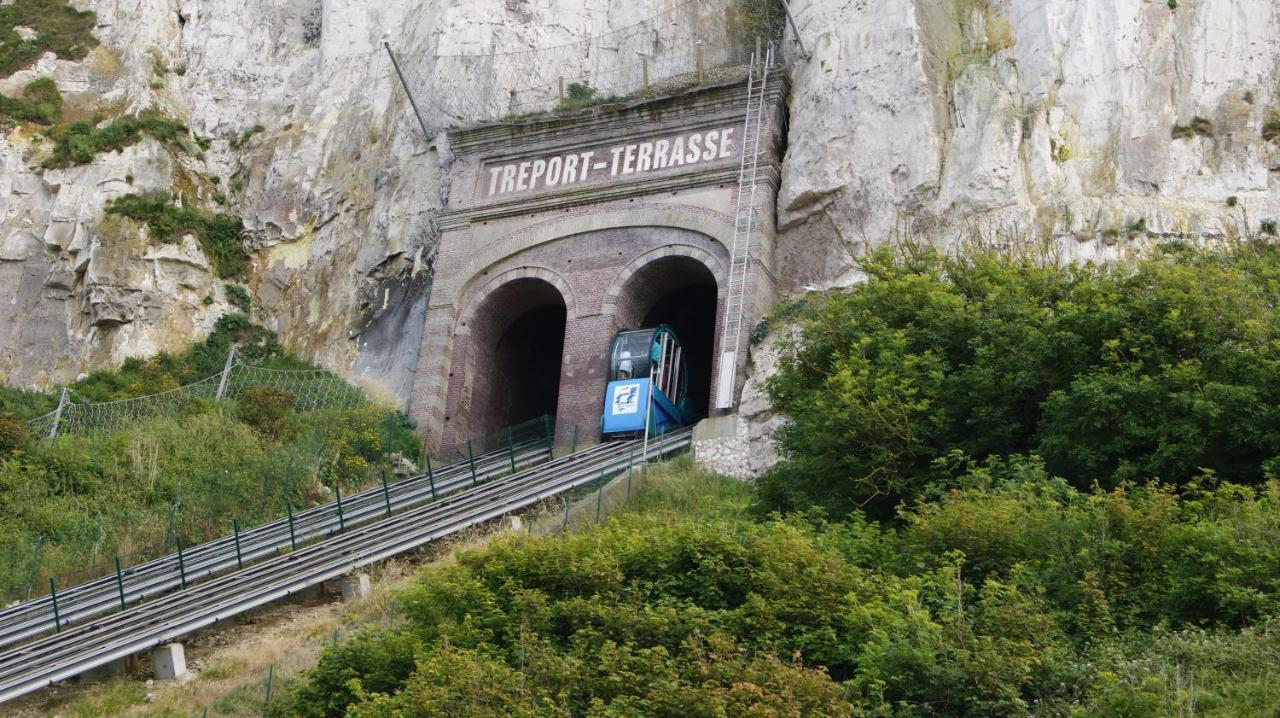 Appart. Superbe Vue Mer Et Funiculaire Apartamento Le Tréport Exterior foto